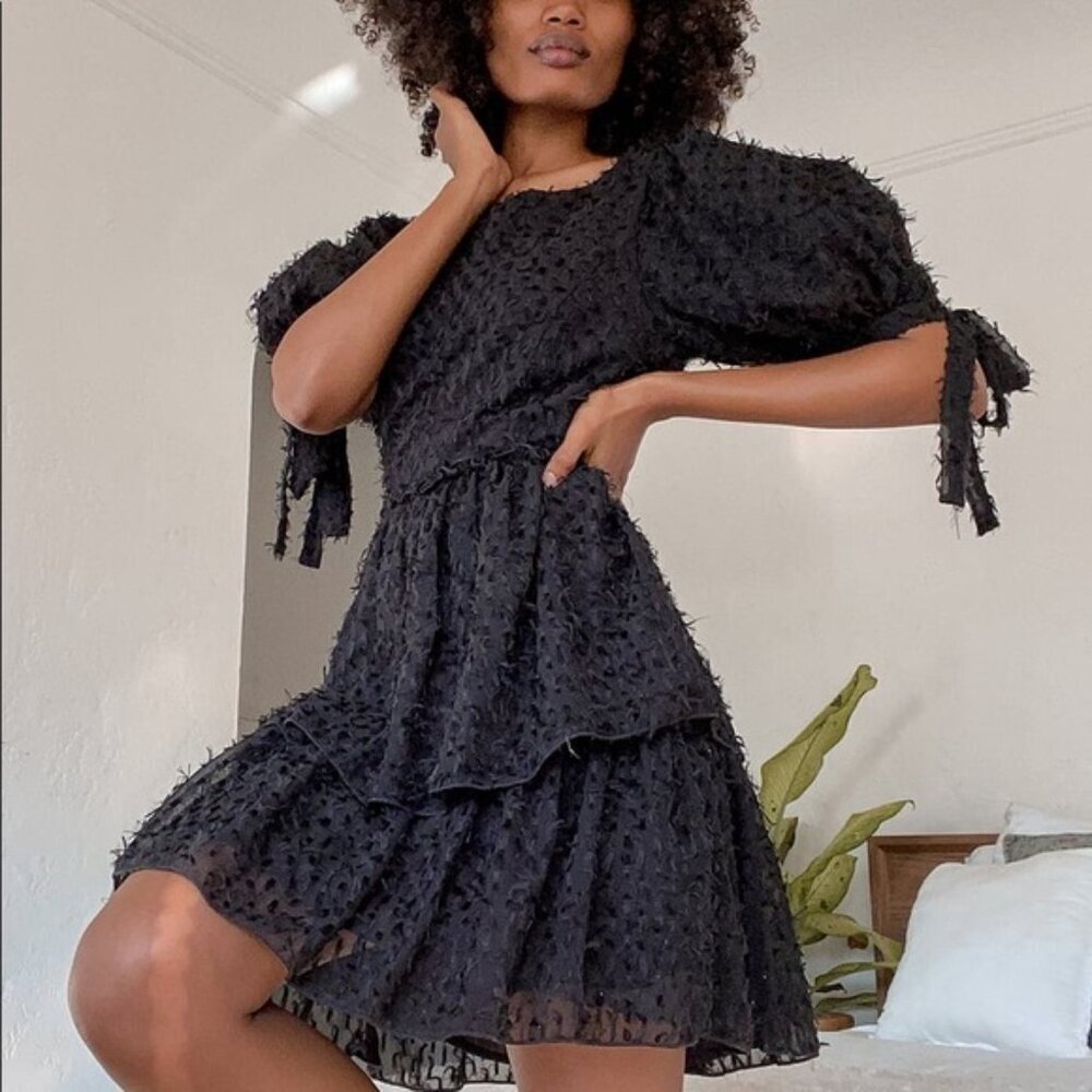 Lulus Black Tiered Textured Short Puff Sleeve Open Back Mini Dress Women's XL